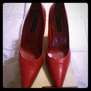 Beautiful classic Red pump